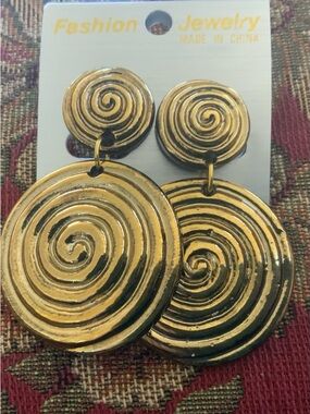 Fashion Jewelry Gold Spiral Drop Earrings